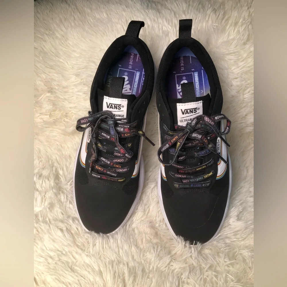 Vans Black/Pride Sneakers w/ White Stripe & Rainbow Trim Men’s 9 Women’s 10.5 🌈
